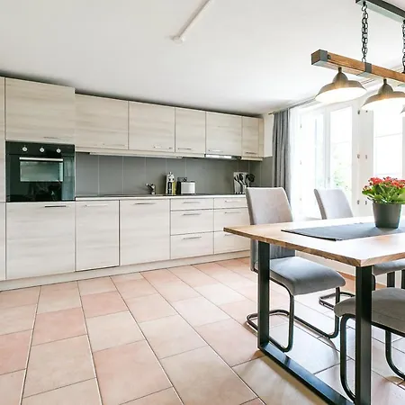 Spirit Apartments - 5-Br Villa - Lake View - Parking - Ac Brienz